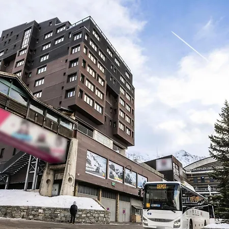 Arcelle - Location: En Plein Centre De La Station Mae-9104 アパート *