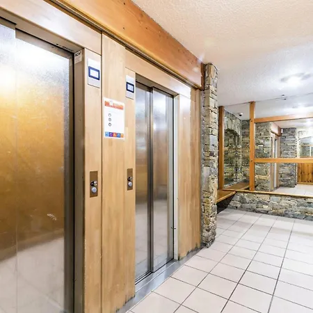 Arcelle - Location: En Plein Centre De La Station Mae-9104
